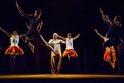 Astad Deboo Dance Company. Photo: Vipul Sangoi www.raindesign.info
